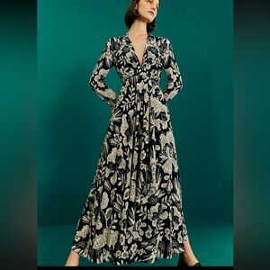 FARM RIO NWT
Graphic Floral Black Maxi Dress